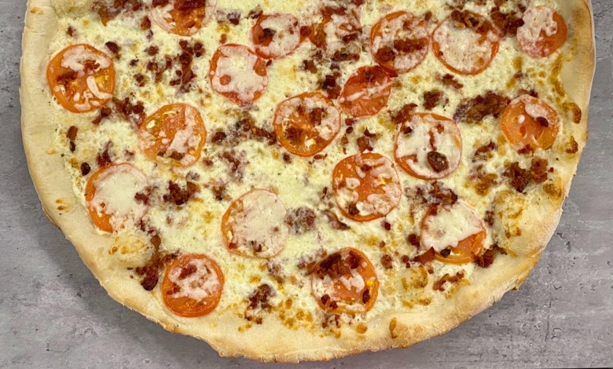Tomato, Bacon, Ranch Pizza 18