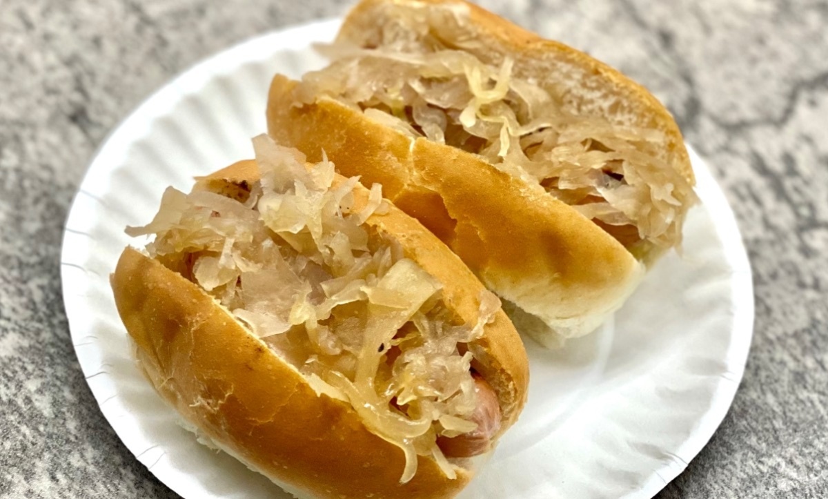 Mini Dog (w/ Sauerkraut)
