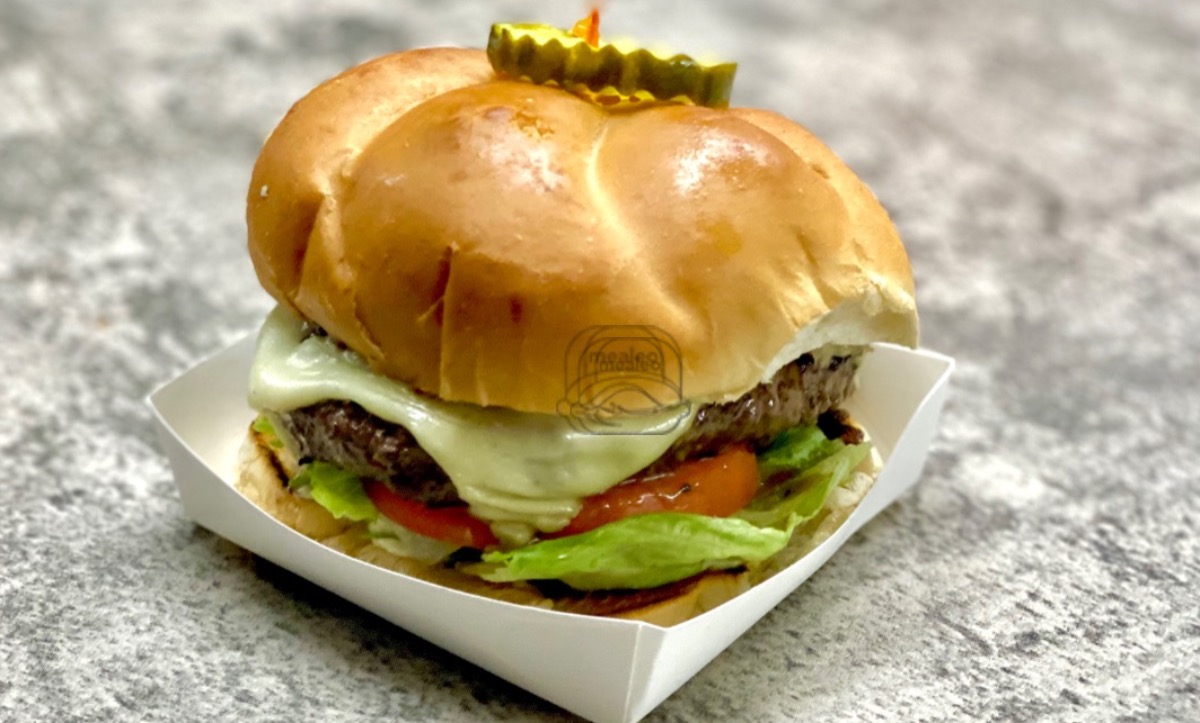 1/2 lb. Cheeseburger