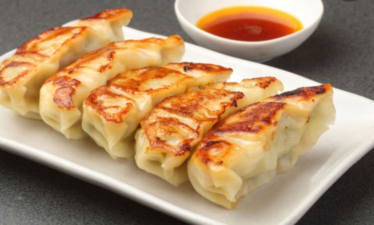 41. Pork Gyoza (6 pcs)
