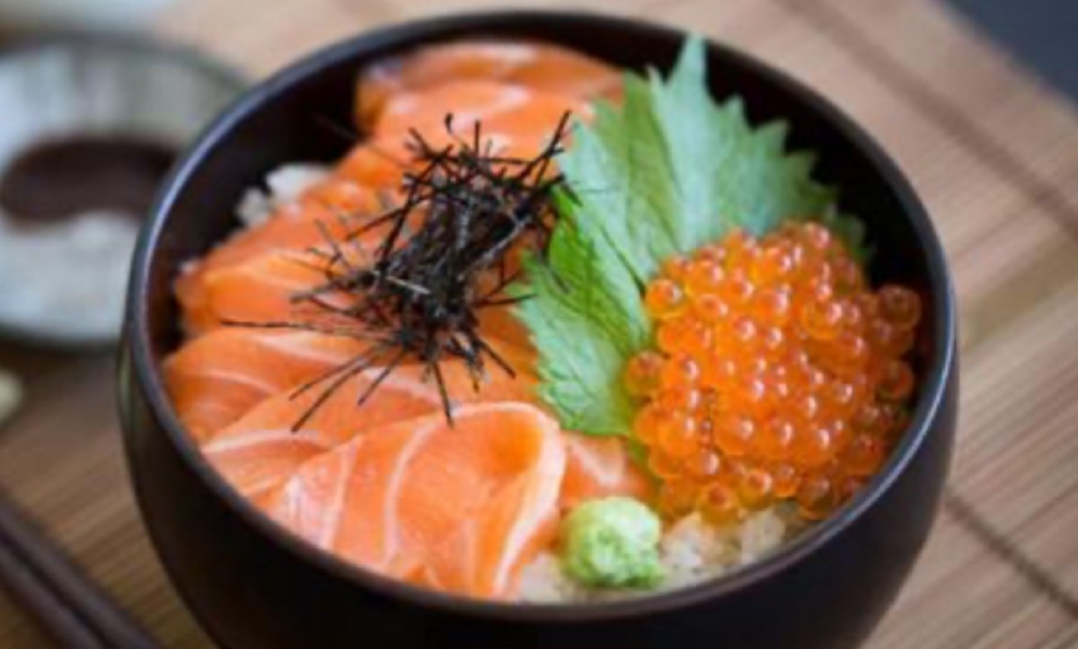 59. Salmon Oyako Don