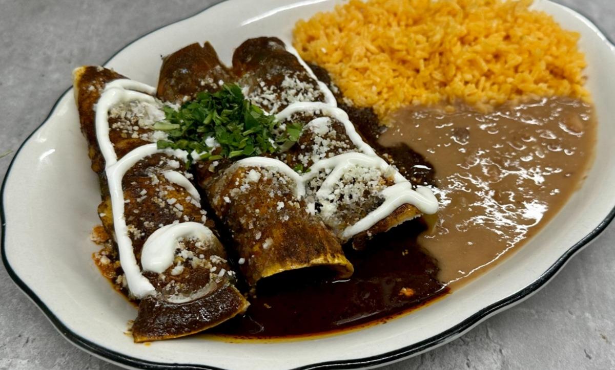 Enchiladas de Mole