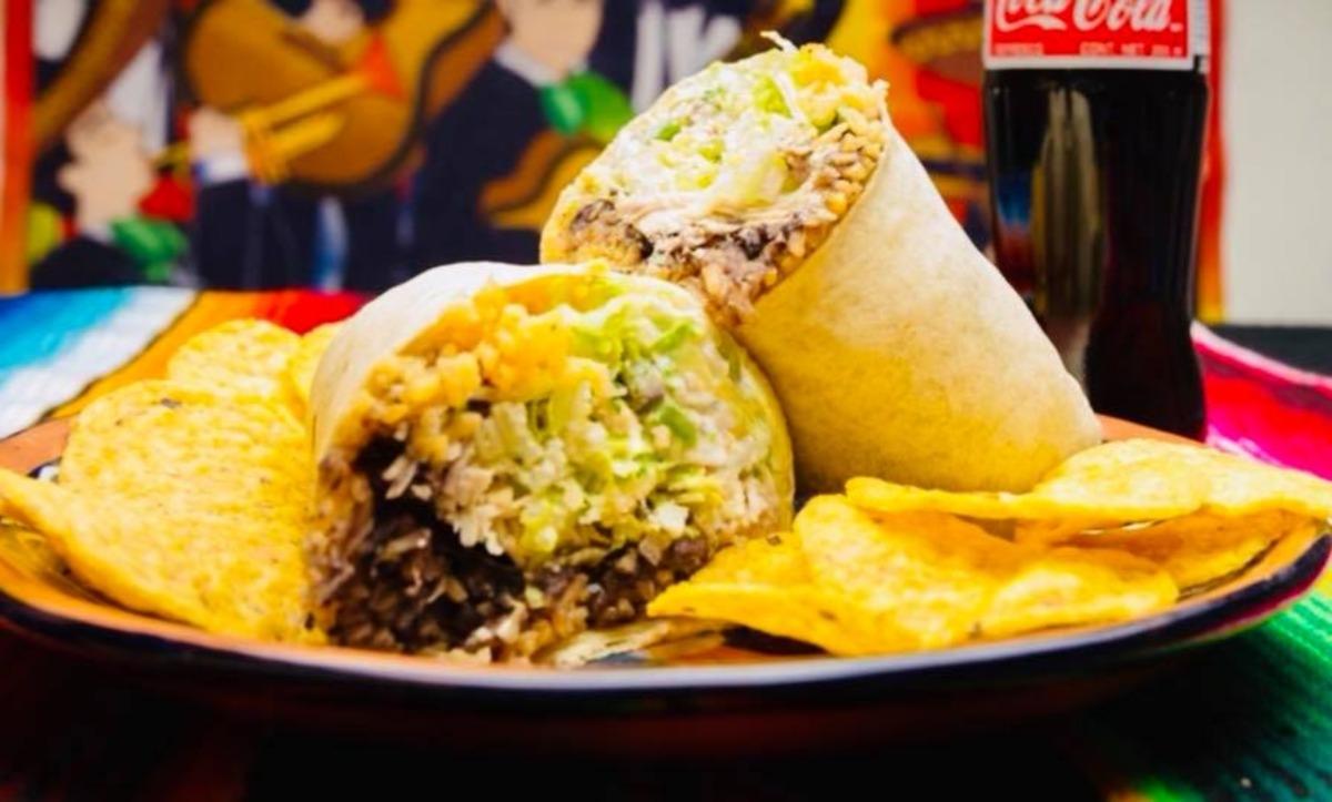 Chorizo con Papas Burrito