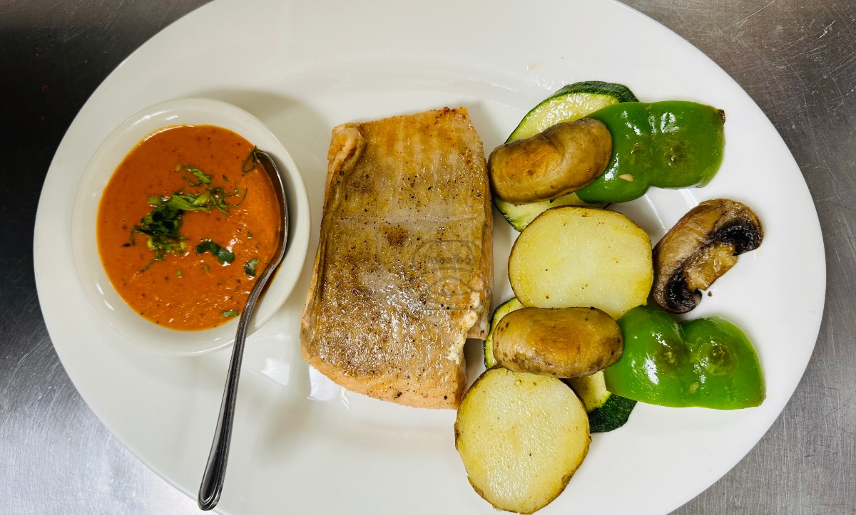 Grilled Salmon & Vegetables