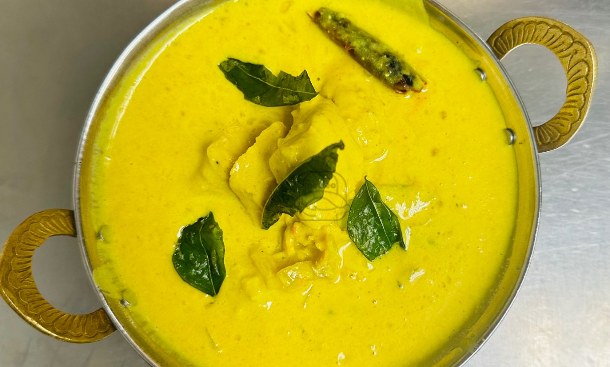 Chicken Coconut Roasted (Varutharacha Curry)