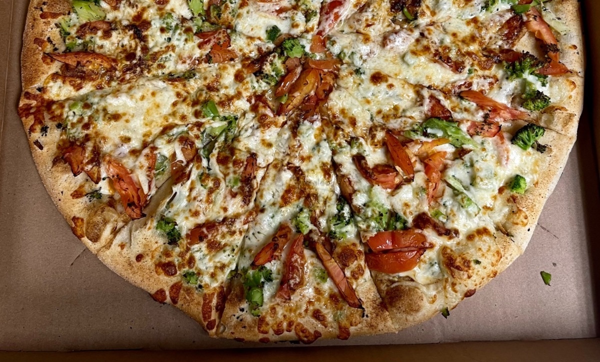 Broccoli Tomato Pizza