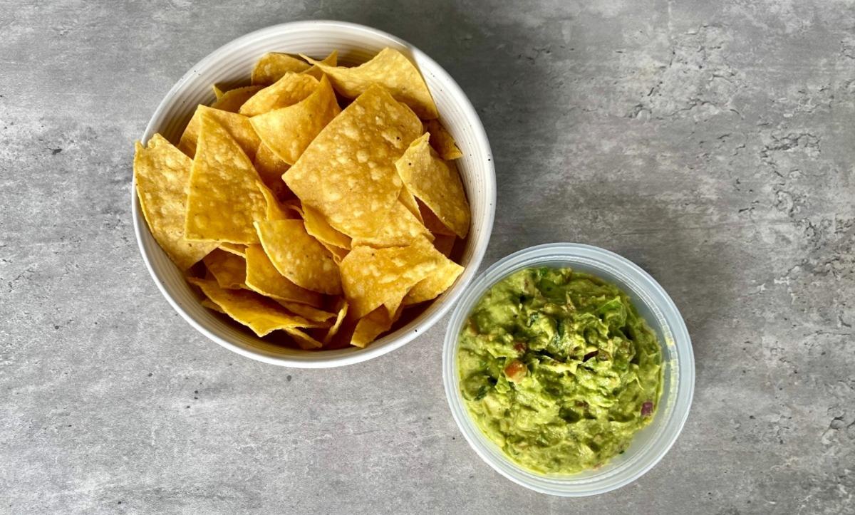 1/2lb Guacamole & Chips
