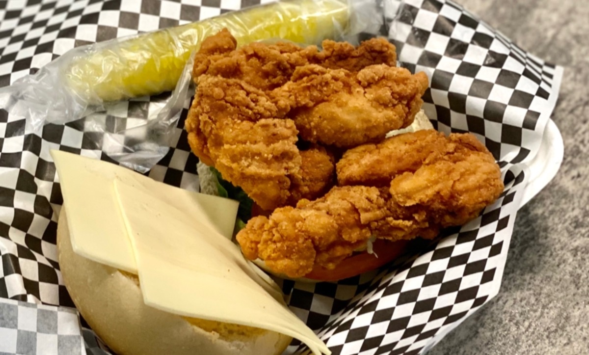 Crispy Chicken Deluxe Sandwich
