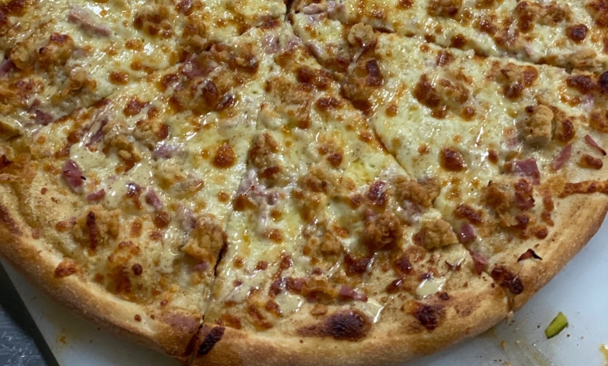 Chicken Cordon Bleu Pizza
