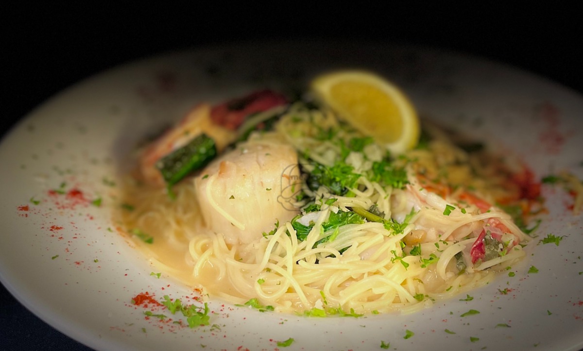 Shrimp & Scallop Scampi