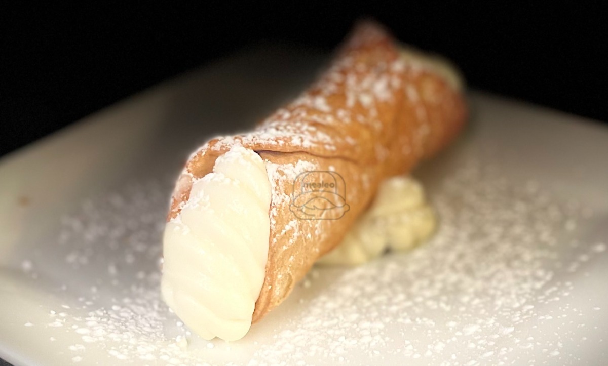 Large Cannoli