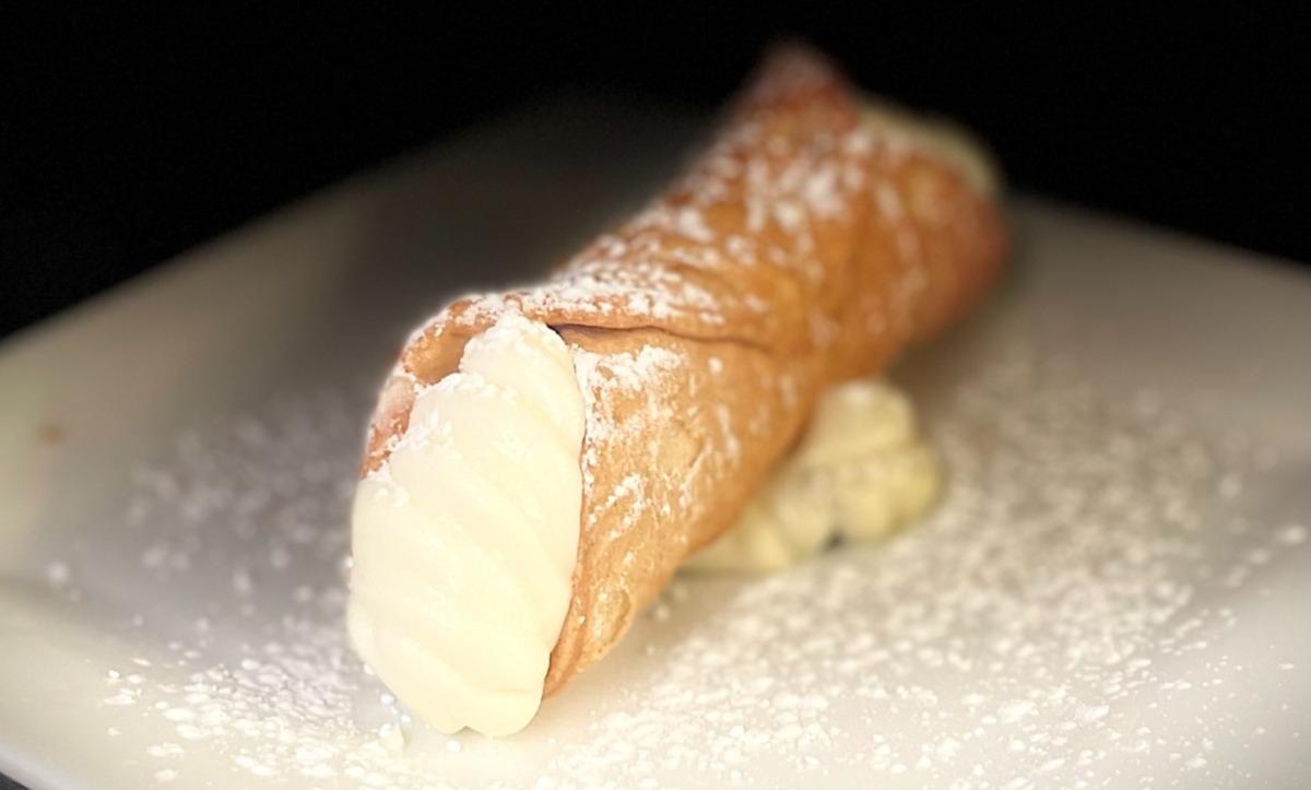 Large Cannoli