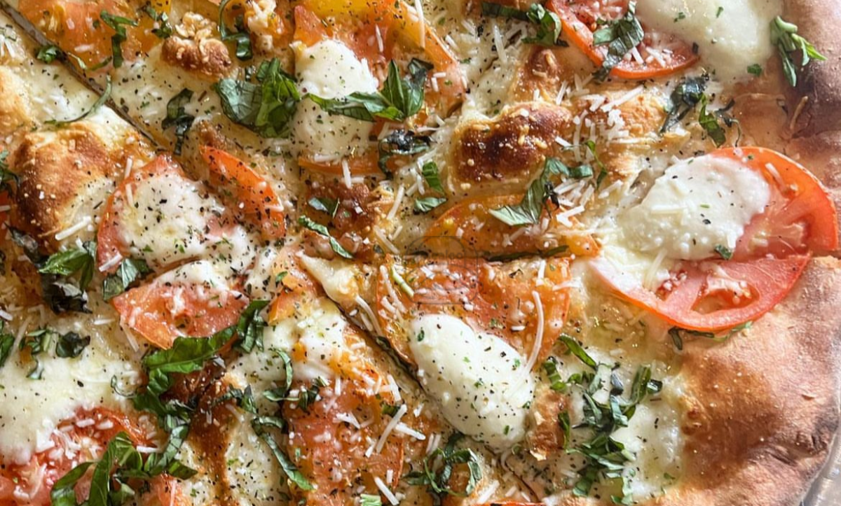 Bianco Pizza 16