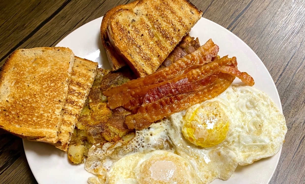 2 Eggs, Meat, Toast & Homefries