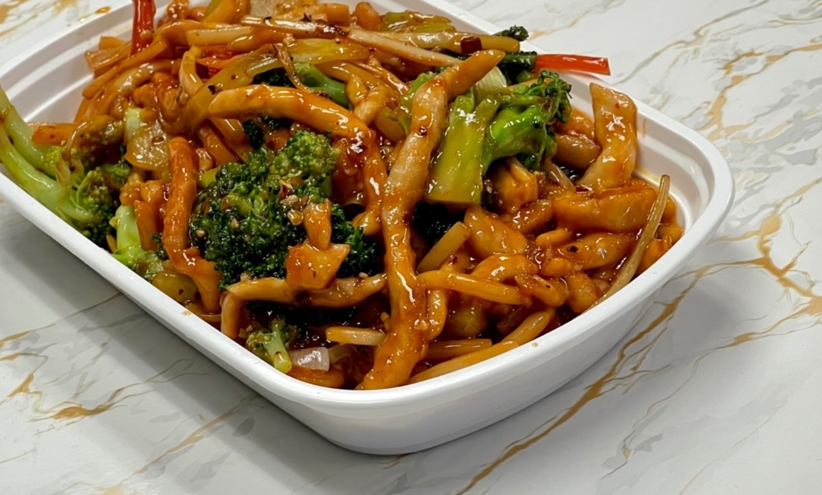 Chicken with Garlic Sauce *