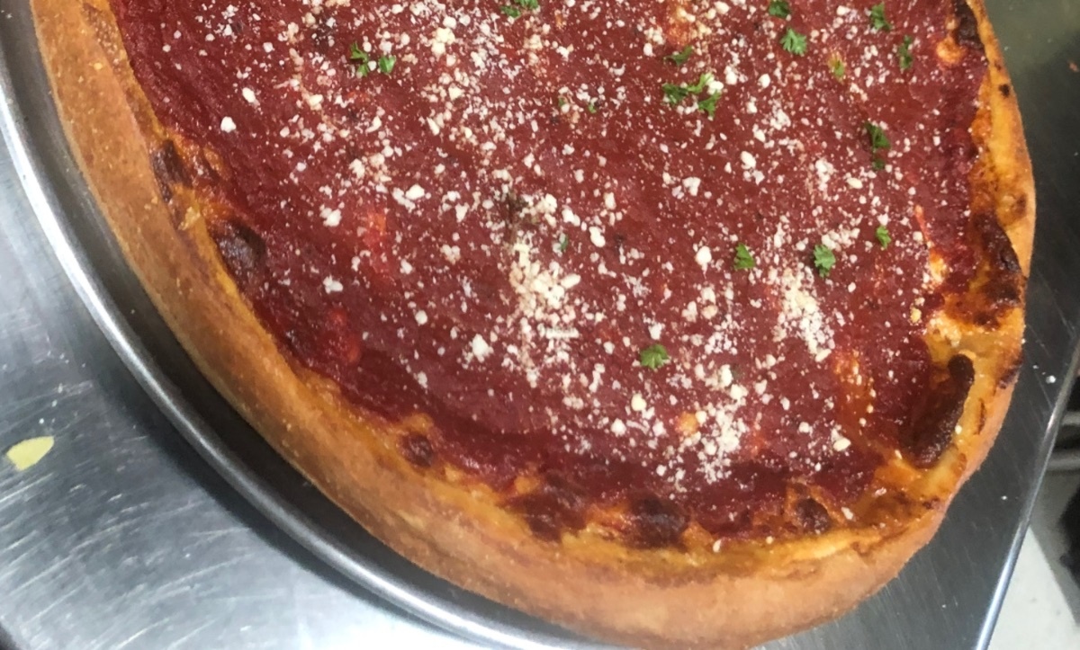 Deep Dish Chicago-Style (14 inch cut in 6 pieces)