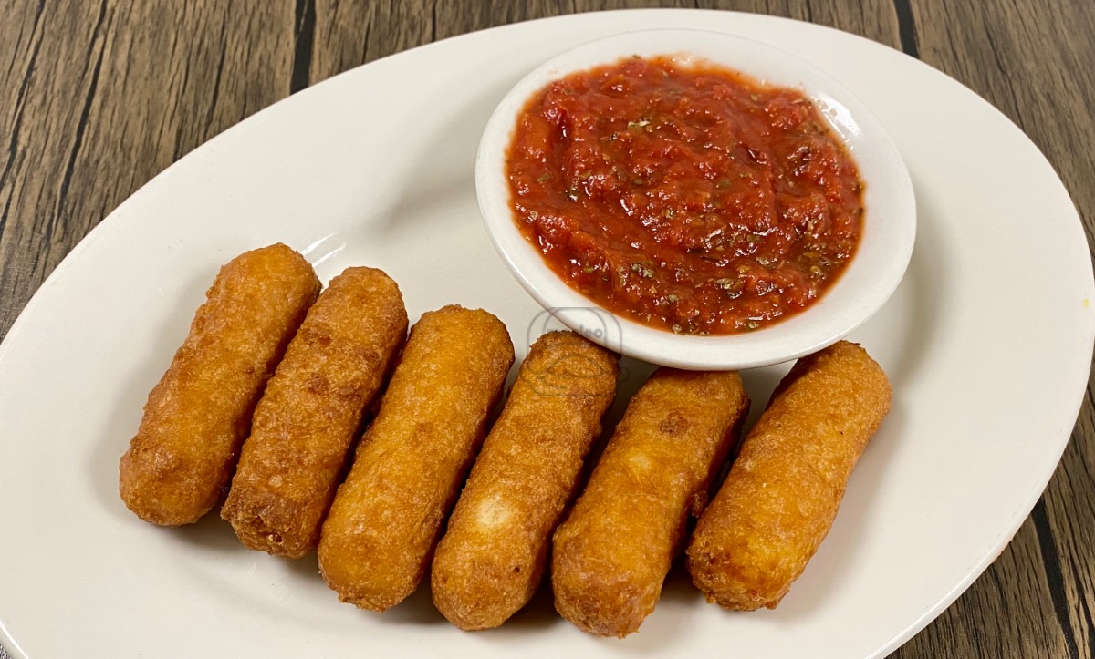 Mozzarella Sticks (6)