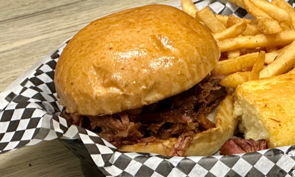 Pulled Rib Sandwich