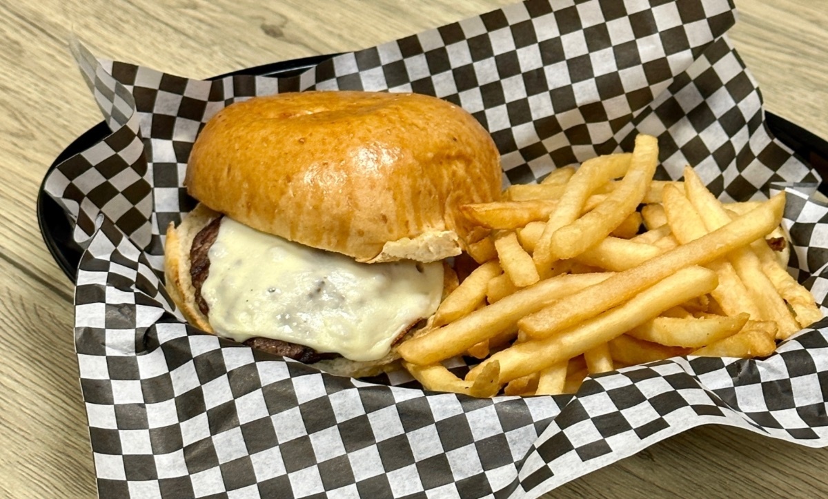 Kid's Cheeseburger