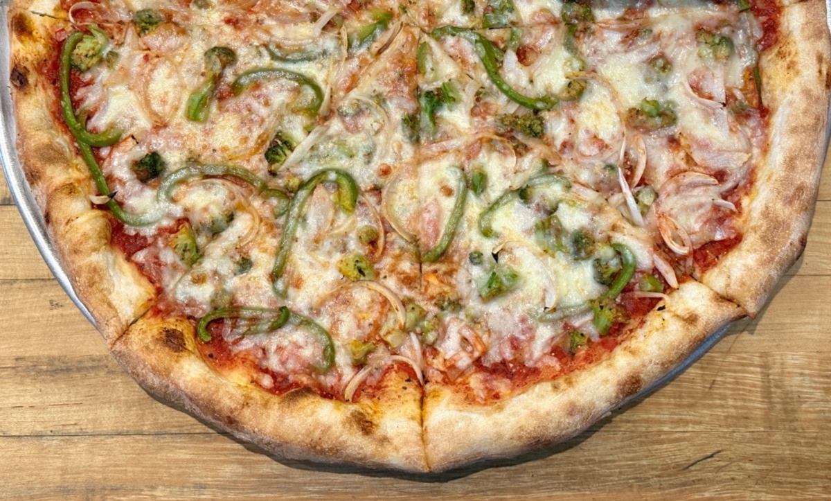 Royal Veggie Pizza