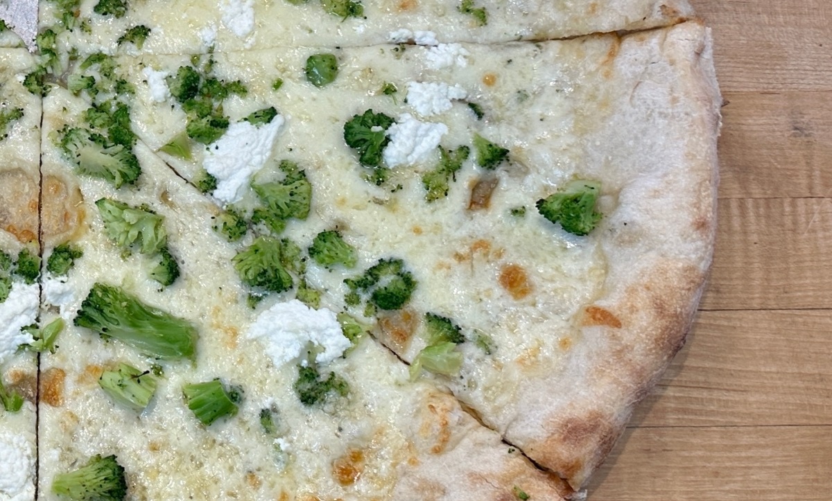 White Broccoli Pizza (Slice)