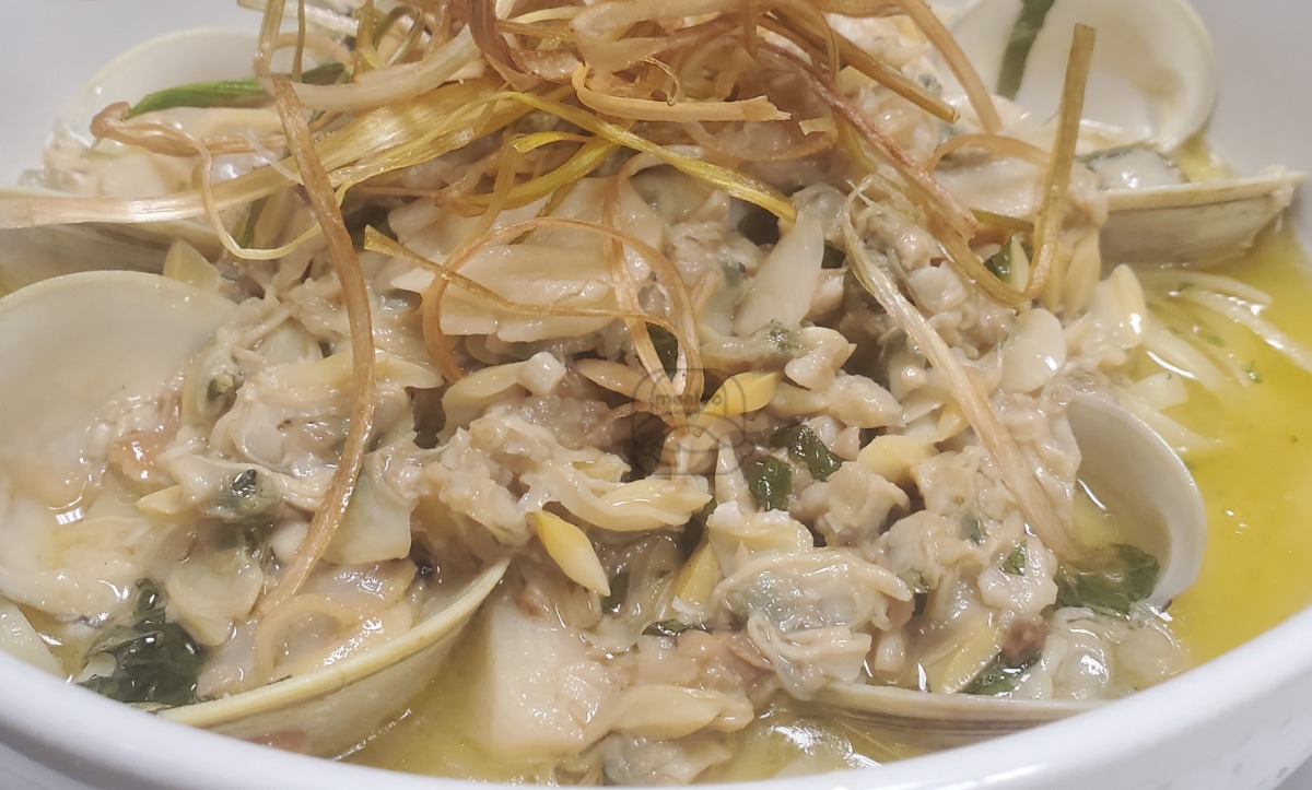 Linguine w/ Fresh Clam Sauce