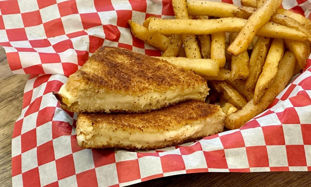 Grilled Cheese w/ Fries