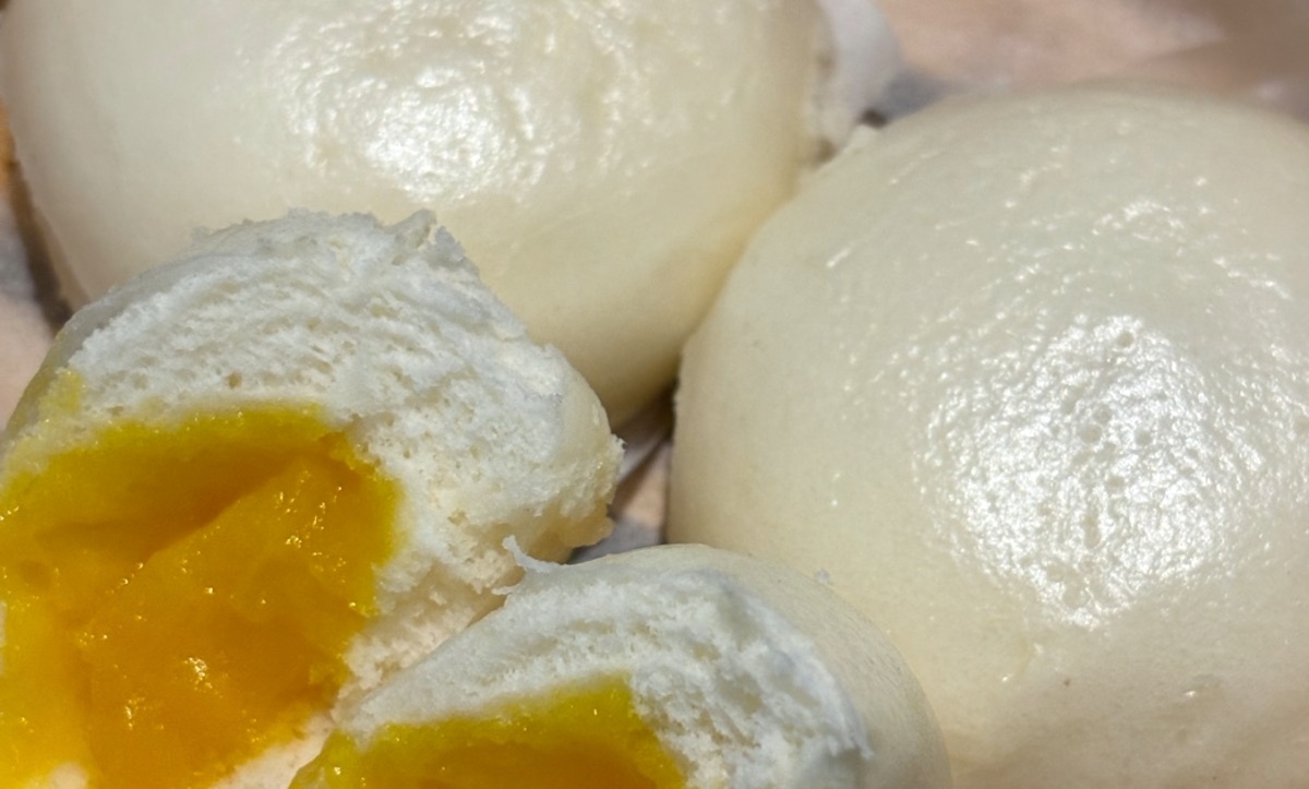R1. Egg Custard Bun