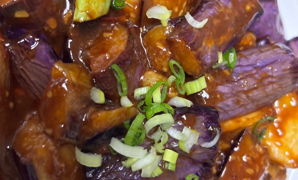 N25. Eggplant w. Garlic Sauce in Pot