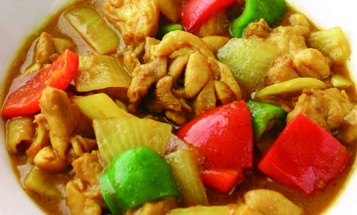 N28. Chicken w. Curry in Pot