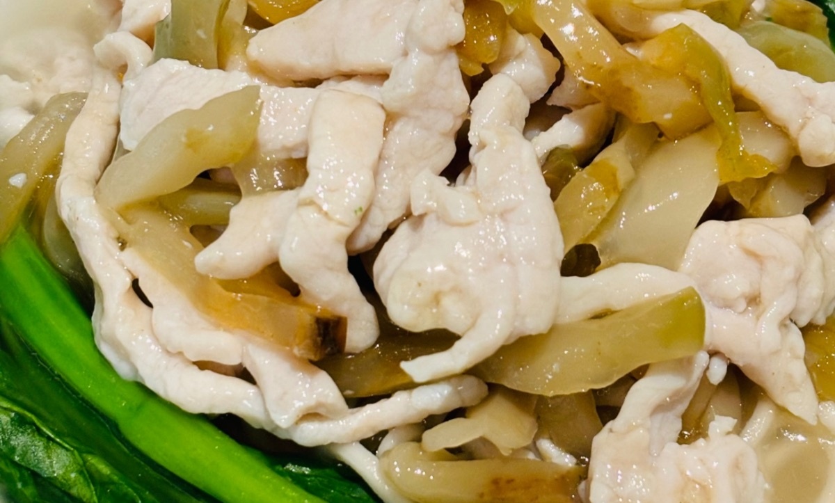 D12. Pork w. Pickled Cabbage