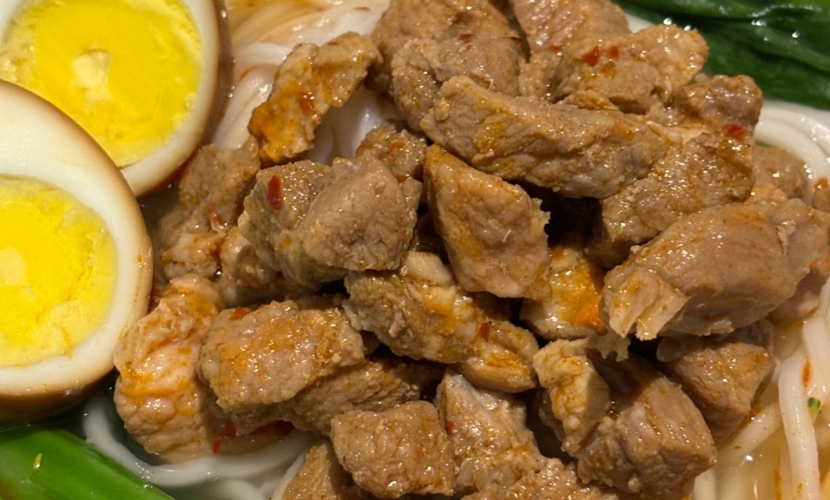 D13. Spicy Diced Pork
