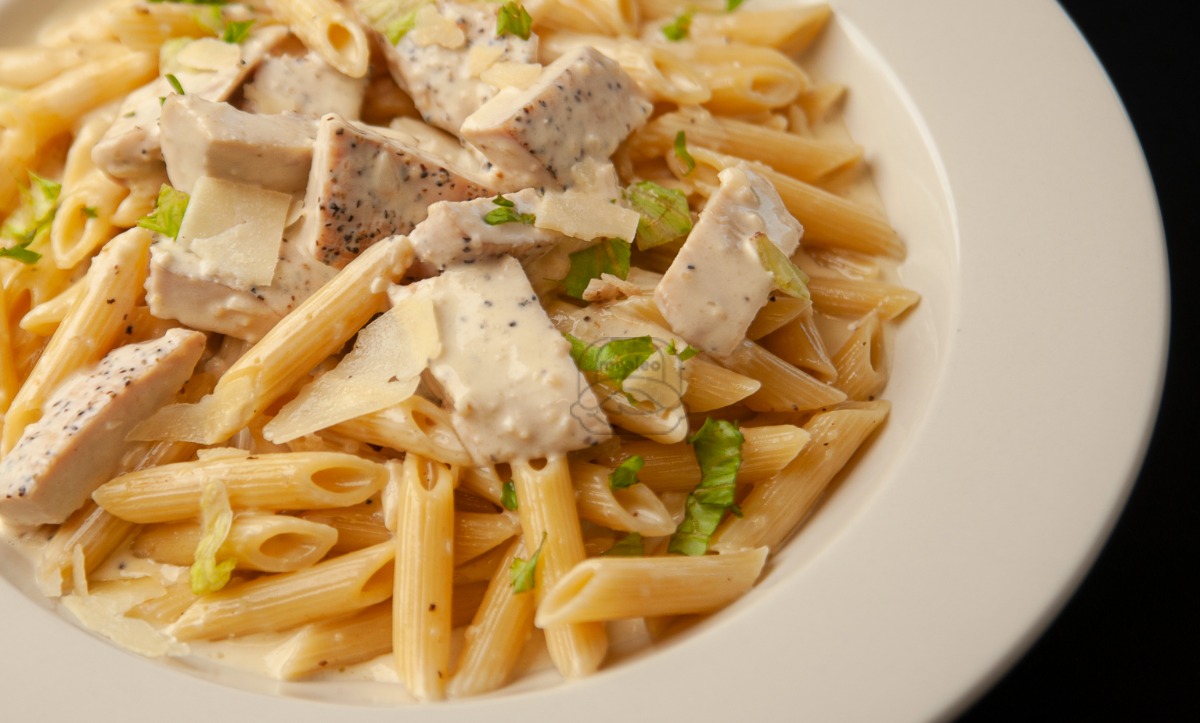Alfredo Sauce w/ Chicken