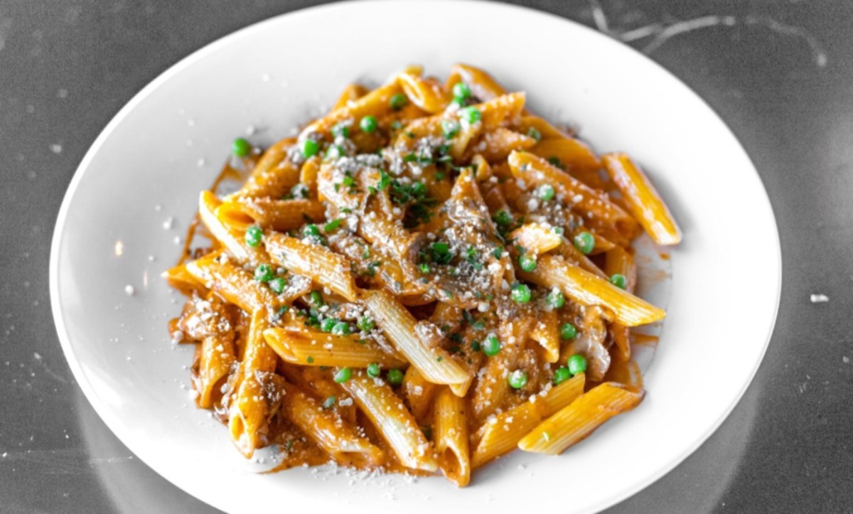 Penne Vodka w/ Mushrooms & Peas