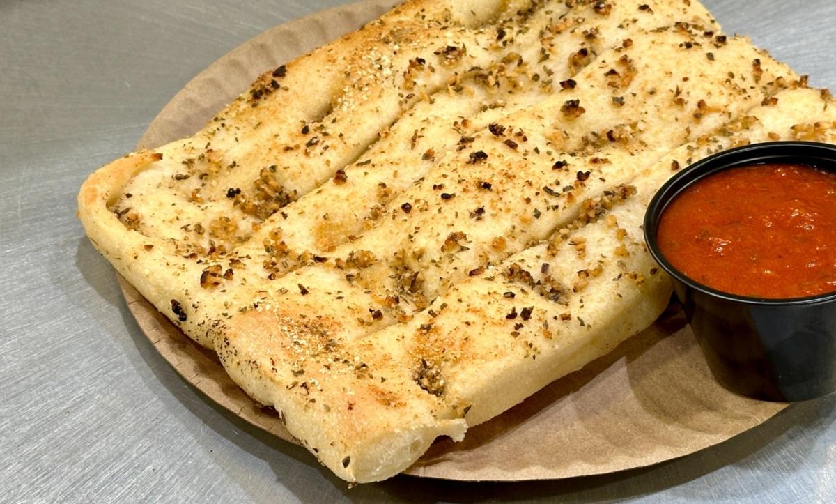 Garlic Bread Sticks (4)