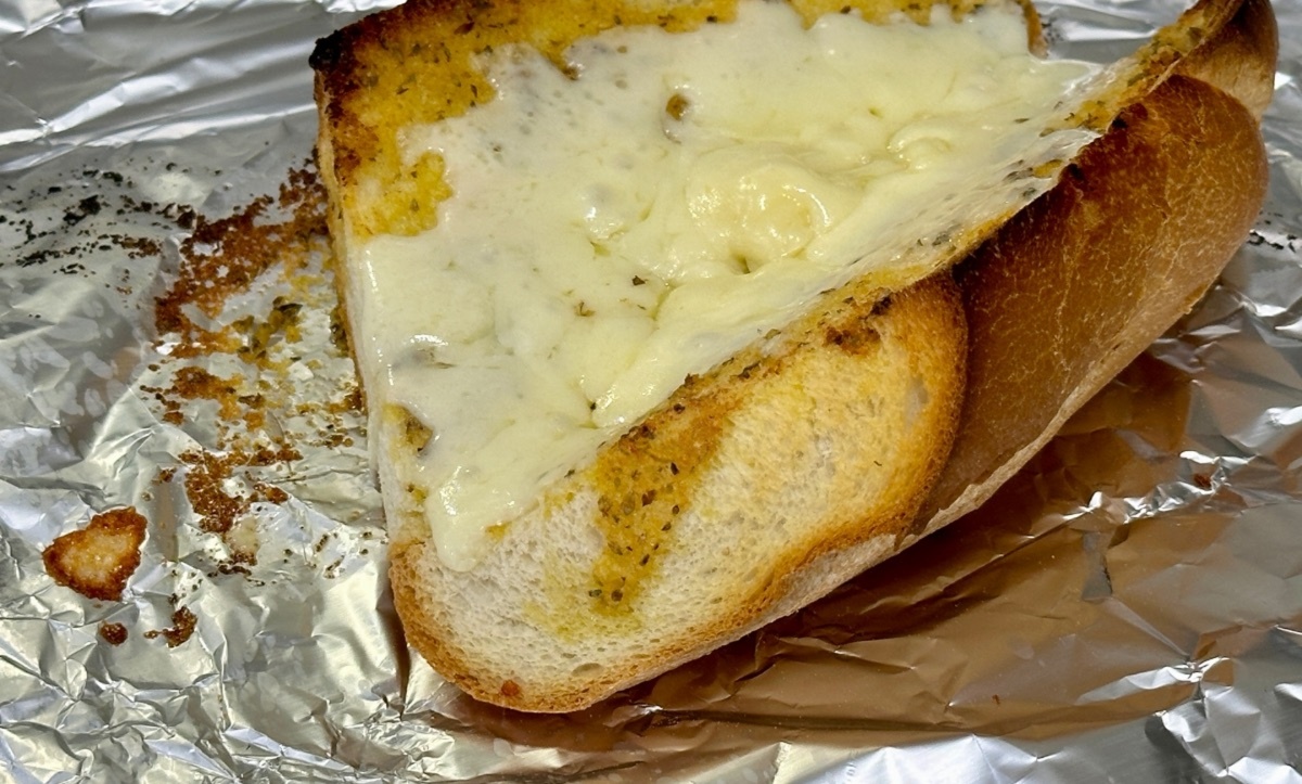 Garlic Bread w/ Cheese