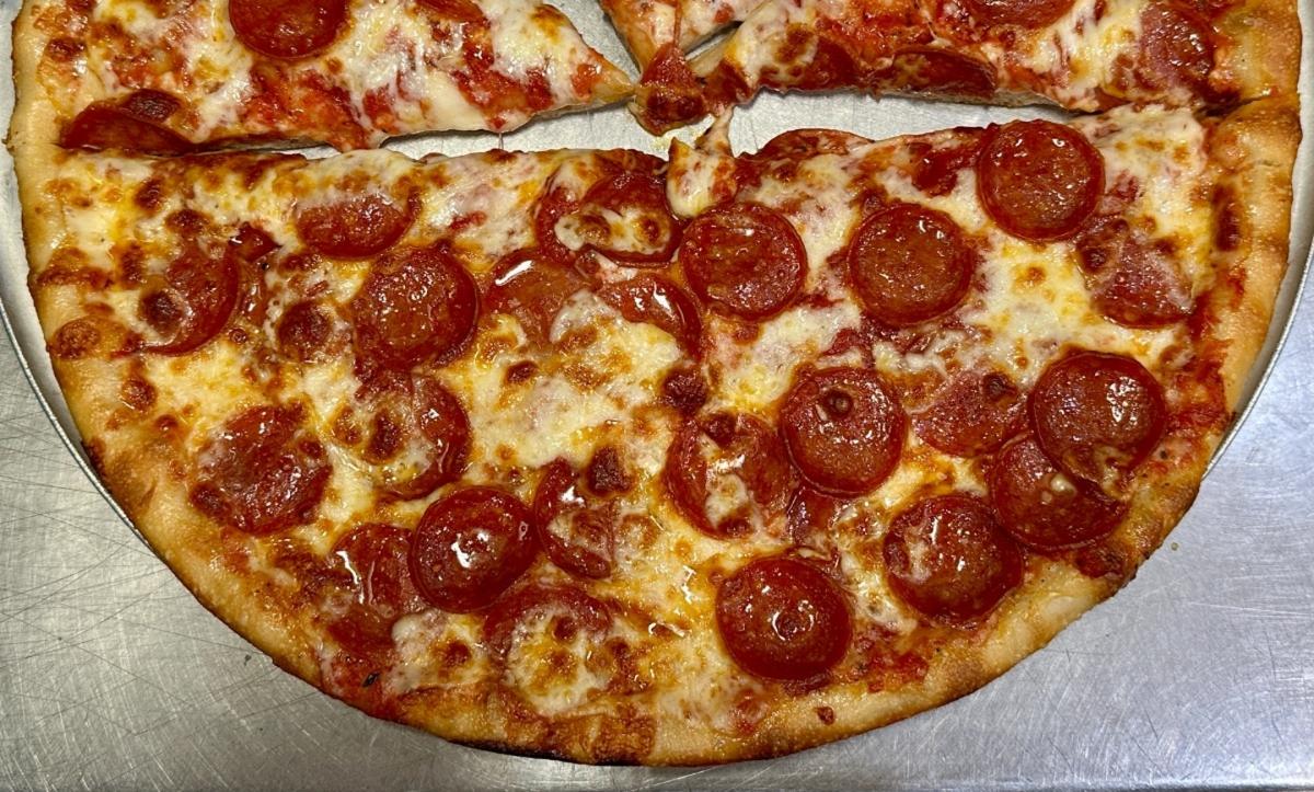 Deep Dish Pepperoni (8 Cut)