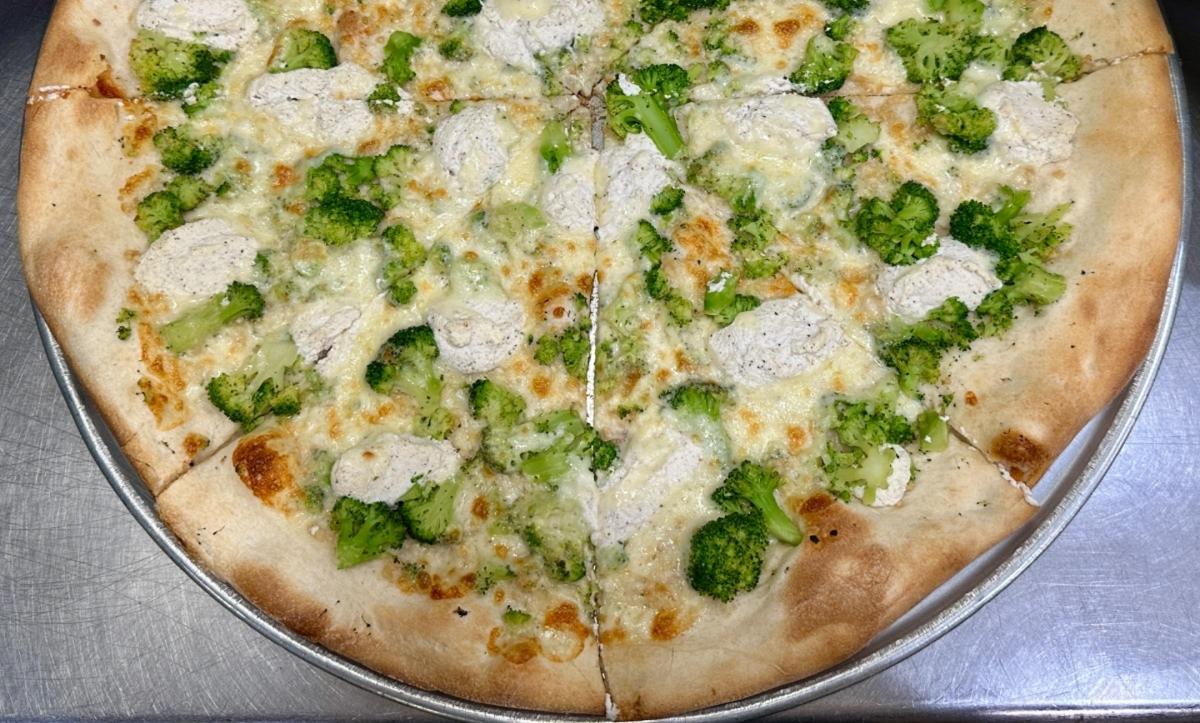 White Broccoli & Ricotta Pizza