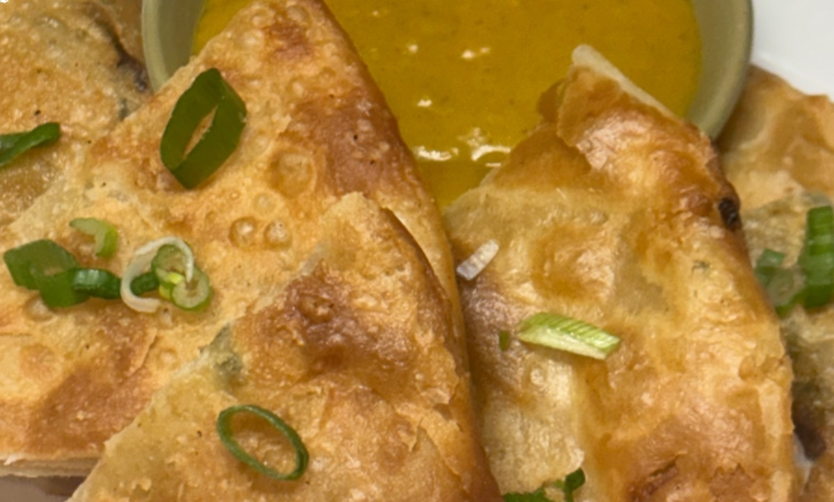 Scallion Pancake w.curry Sauce