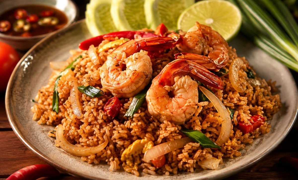 F2. Prik Prow Fried Rice