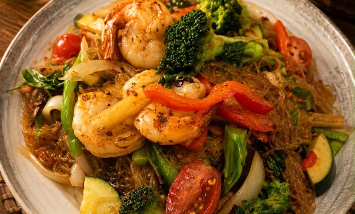 N16. Won Sen Spciy Basil Noodle