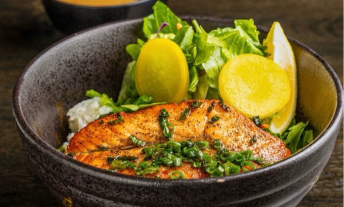 R8. Salmon Donburi