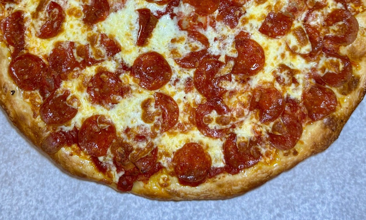 Medium Cheese Pizza (6 Cut)