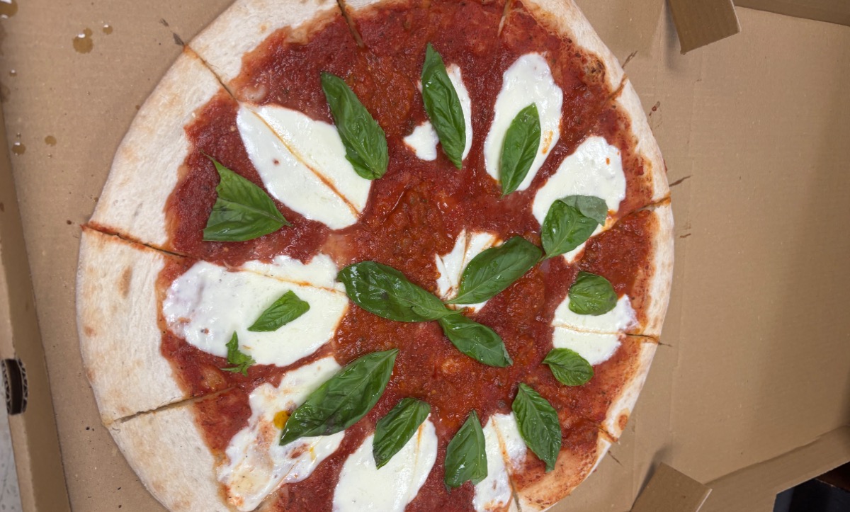 6-Cut Margherita Pizza