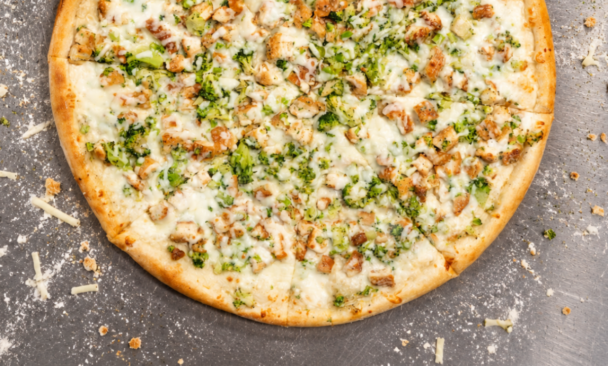 Chicken Alfredo Broccoli Pizza
