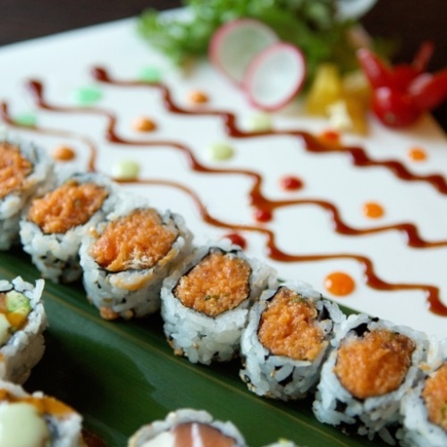 Spicy Crunchy Salmon Roll