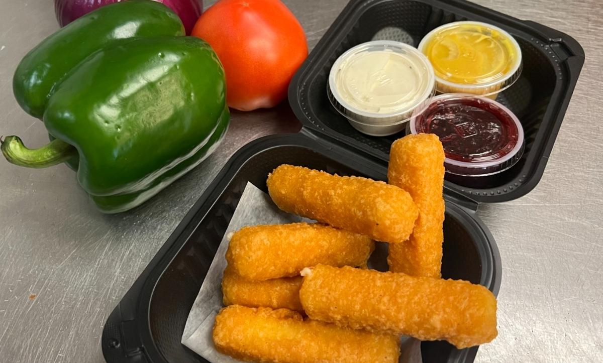 Mozzarella Sticks (6)