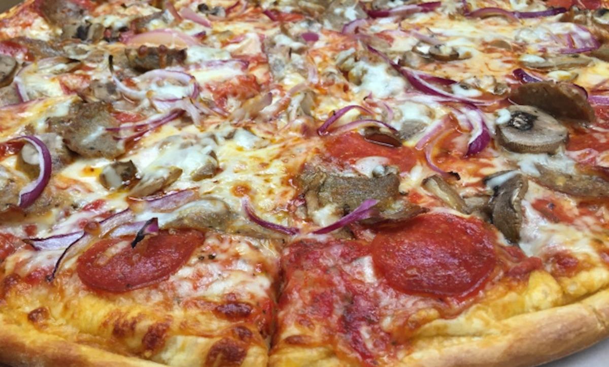 Deluxe Pizza