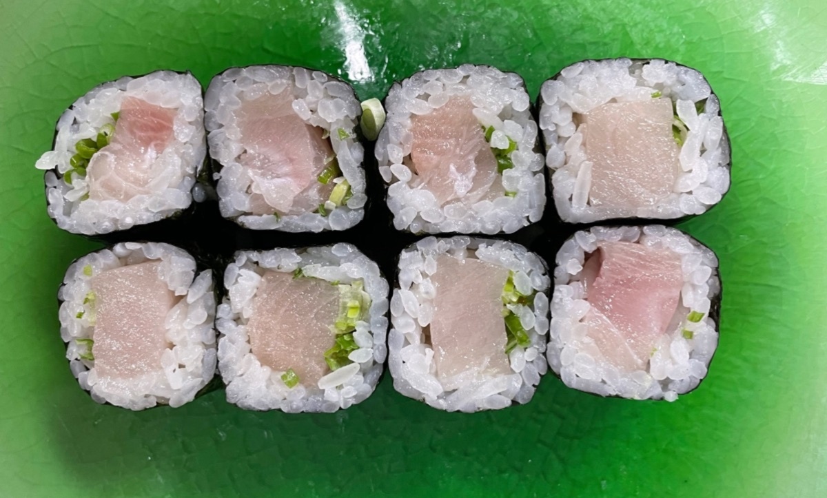 Yellowtail Roll