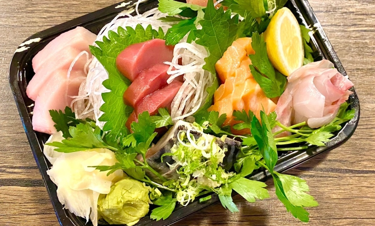 18 Piece Sashimi Deluxe
